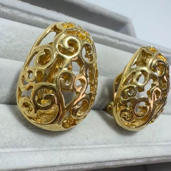 Yves Saint Laurent Vintage Gold Clip-on Earrings - Picture 3 of 14